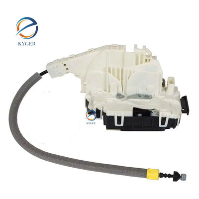 ซื้อ 2047201535 ชิ้นส่วนรถยนต์ ล็อคประตู 204 720 15 35 A2047201535 สำหรับ Mercedes Benz W211 W212 ขายตรงจากโรงงาน อุปกรณ์เสริมรถยนต์ การผลิตออนไลน์