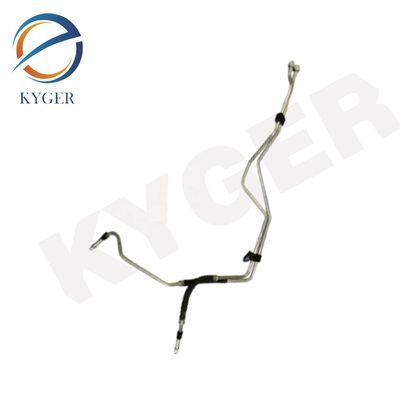 C2Z11605 ระบบเย็นอะไหล่รถยนต์ น้ํามัน Cooler Hose การส่งสายเย็น Hose สําหรับ Jaguar XF 2009 - 2015 X250