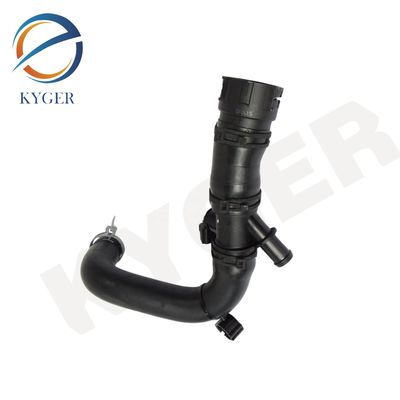 ออโต้อะไหล่เครื่องยนต์ยืดหยุ่นเสริมลําเลียงเอลโค้ชลําเลียง Intercooler LR050855 เหมาะสําหรับ LAND ROVER Discovery 4 Radiator Coolant Hose