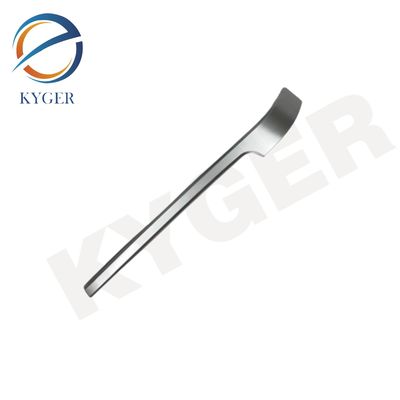 KYGER อุปกรณ์เสริมภายนอกคุณภาพสูง ด้านหลังเงิน ด้านหลังบัมเปอร์ Molding LR087227 สําหรับ Land Rover Range Rover L405 2013-